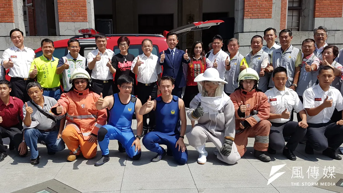 新竹市消防局10輛全新消防警備車26日正式服役,可望給打火弟兄最堅強的支援和後盾。(圖/方詠騰攝)