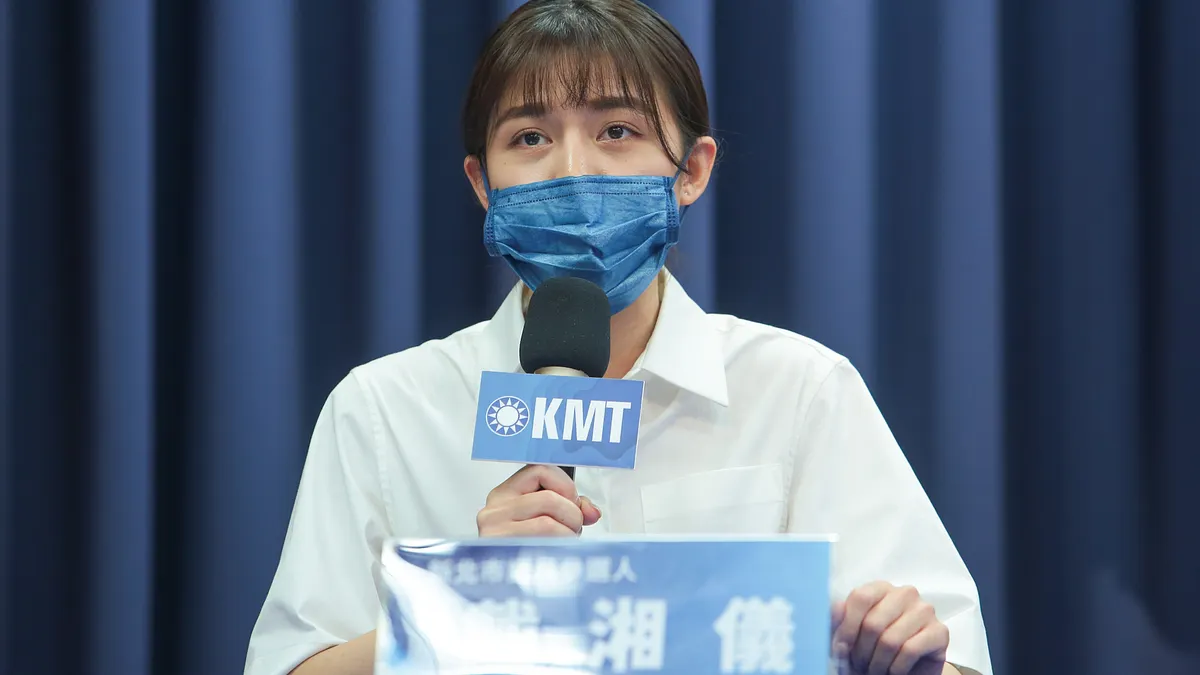 對於綠營議員嗆「護航花瓶」,國民黨新北市議員戴湘儀(見圖)感慨民進黨總統參選人賴清德上月才說要護女權。(資料照,顏麟宇攝) 對於綠營議員嗆「護航花瓶」,國民黨新北市議員戴湘儀(見圖)感慨民進黨總統參選人賴清德上月才說要護女權。(資料照,顏麟宇攝)