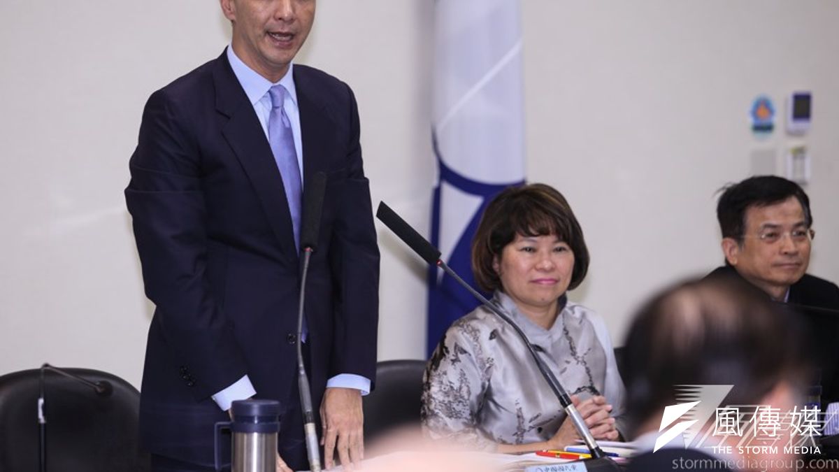 新北市長朱立倫18日受訪表示,過去這一年,台灣社會更重視年輕人、關心年輕人,也一定要聽到年輕人的聲音。(林韶安攝) 新北市長朱立倫18日受訪表示,過去這一年,台灣社會更重視年輕人、關心年輕人,也一定要聽到年輕人的聲音。(林韶安攝)