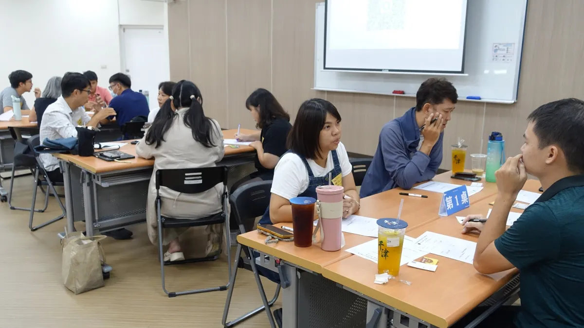 屏東縣政府規劃青創極品計畫,讓在地青年品牌進行快速對談及資源交流。(圖/屏東縣政府勞青處提供)