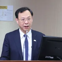 衛福部長石崇良30日於衛環委員會備詢。(顏麟宇攝) 衛福部長石崇良30日於衛環委員會備詢。(顏麟宇攝)