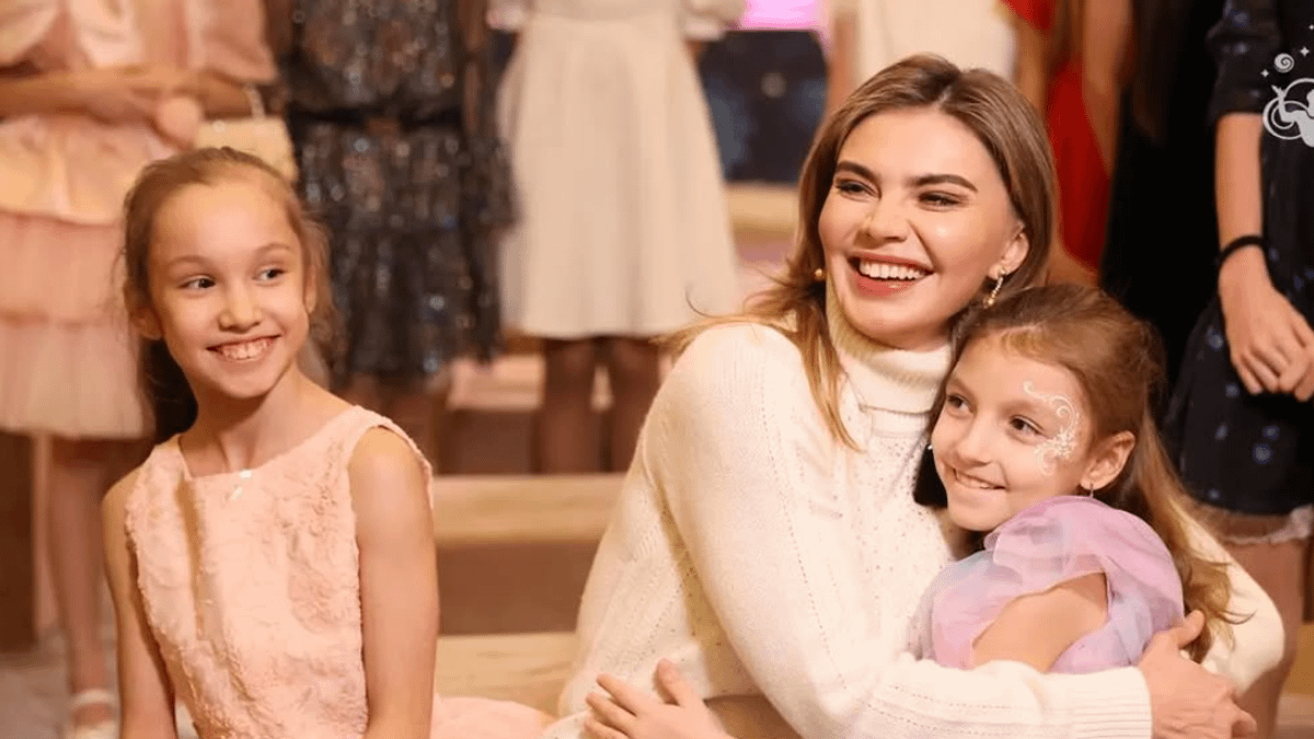 俄羅斯前奧運體操選手阿琳娜·卡巴耶娃(Alina Kabaeva),被傳是俄國總統普京的伴侶。(取自Alina Kabaeva IG) 俄羅斯前奧運體操選手阿琳娜·卡巴耶娃(Alina Kabaeva),被傳是俄國總統普京的伴侶。(取自Alina Kabaeva IG)