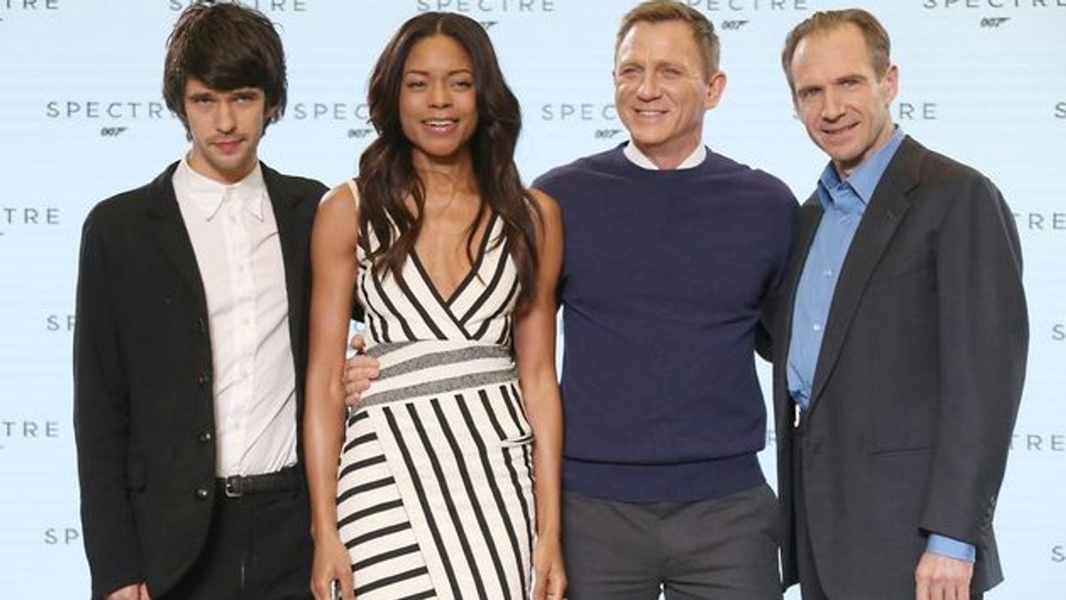 《007惡魔四伏》卡司(左起):班維蕭、娜歐蜜哈瑞絲、丹尼爾克雷格、雷夫范恩斯(美聯社) 《007惡魔四伏》卡司(左起):班維蕭、娜歐蜜哈瑞絲、丹尼爾克雷格、雷夫范恩斯(美聯社)