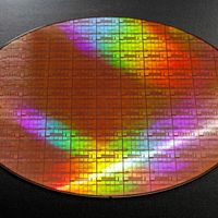 日本の半導体新興企業Rapidusが発表した2ナノメートルプロセス「2HP」のロジック密度は、TSMCのN2とほぼ同水準に達した。(画像/Rapidus公式サイトより) 日本の半導体新興企業Rapidusが発表した2ナノメートルプロセス「2HP」のロジック密度は、TSMCのN2とほぼ同水準に達した。(画像/Rapidus公式サイトより)