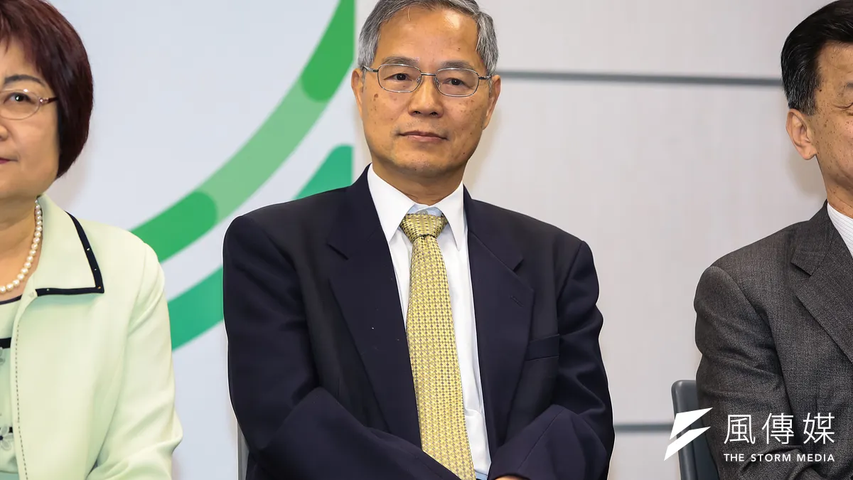 準行政院長林全召開「內閣人事公布記者會」,公布台大經濟系教授陳添枝為國發會主委。(顏麟宇攝) 準行政院長林全召開「內閣人事公布記者會」,公布台大經濟系教授陳添枝為國發會主委。(顏麟宇攝)