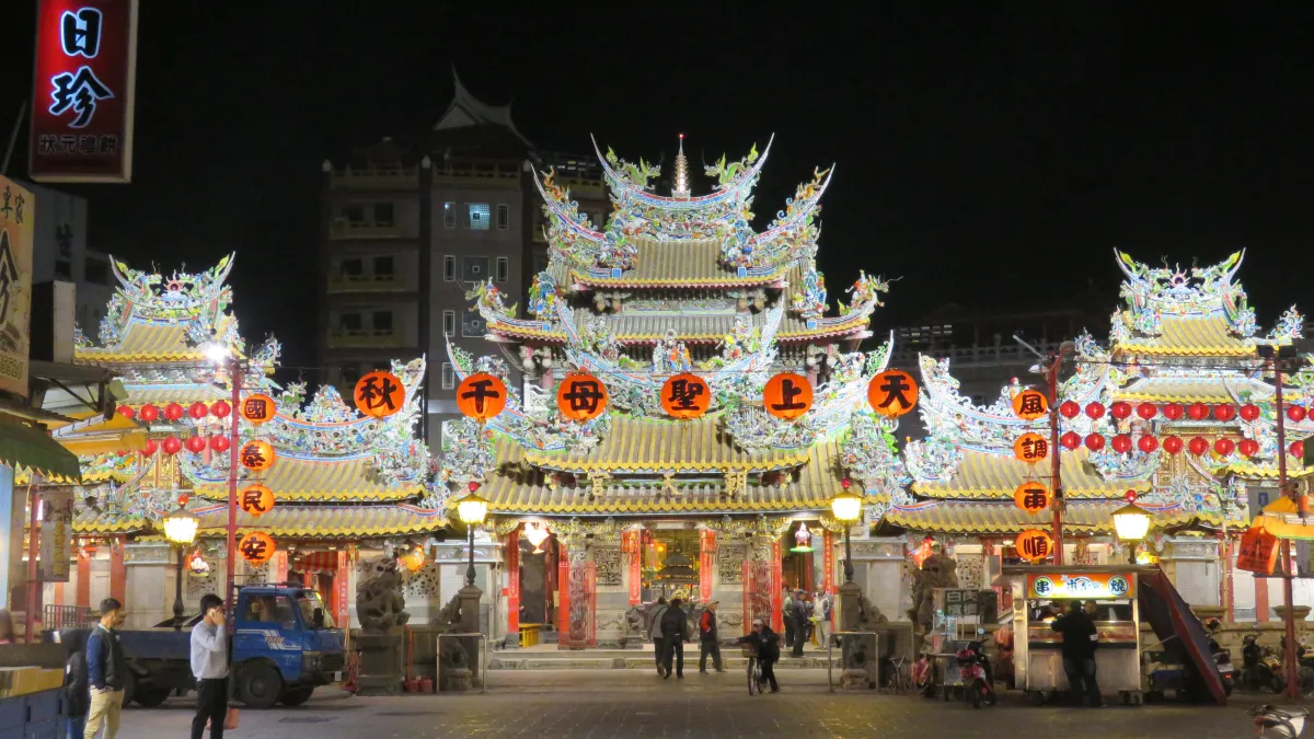 光雕添風采 北港朝天宮成絕美大花燈