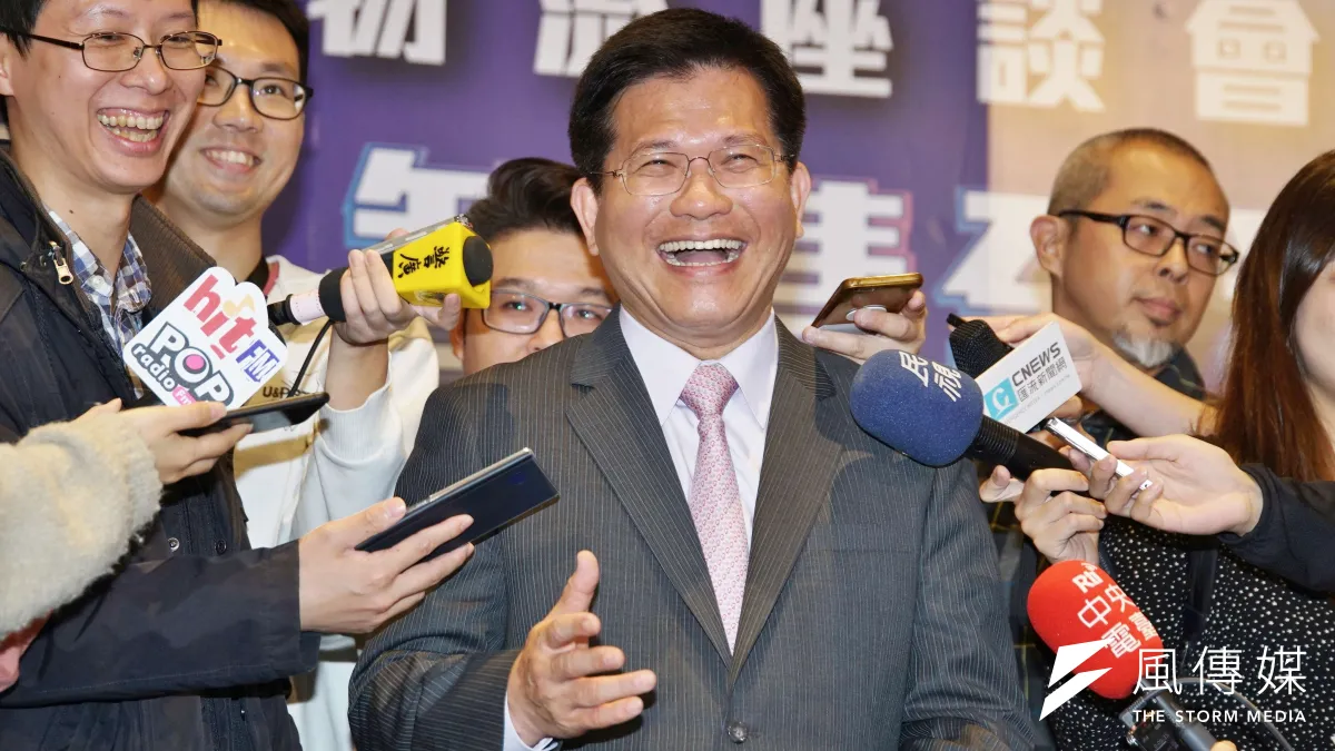 要刪自償率門檻,交通部長林佳龍成「鴕鳥哥」。(盧逸峰攝)