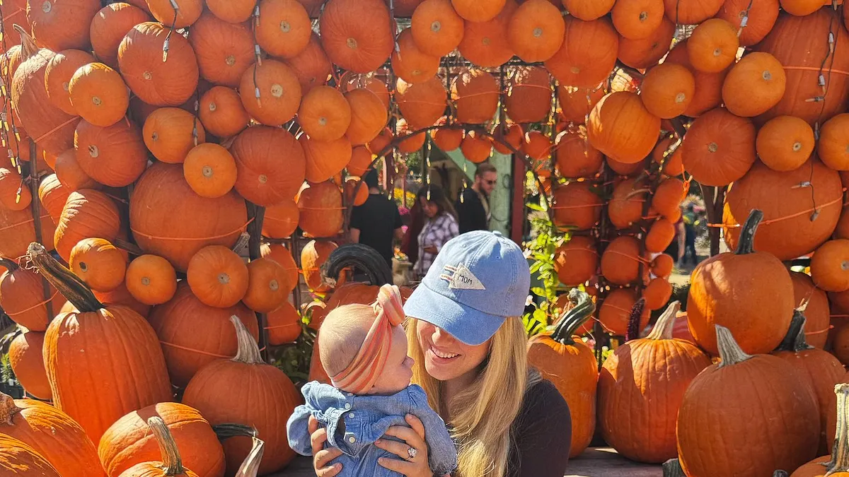 保守派女性のブラウンは投稿でこう述べた:「子どもを持つことは、私の人生で今のところ最大の冒険だ。悲観的な意見に影響されないで——赤ちゃんは私たちが得られる最大の祝福だ。」(Isabel Brown/Xより) 保守派女性のブラウンは投稿でこう述べた:「子どもを持つことは、私の人生で今のところ最大の冒険だ。悲観的な意見に影響されないで——赤ちゃんは私たちが得られる最大の祝福だ。」(Isabel Brown/Xより)