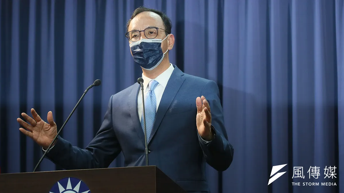 國民黨準主席朱立倫成功操作「棄江保朱」而得以慘勝,黨內咸認他將是繼現任黨魁江啟臣後,又一位弱勢黨主席。(資料照,柯承惠攝)