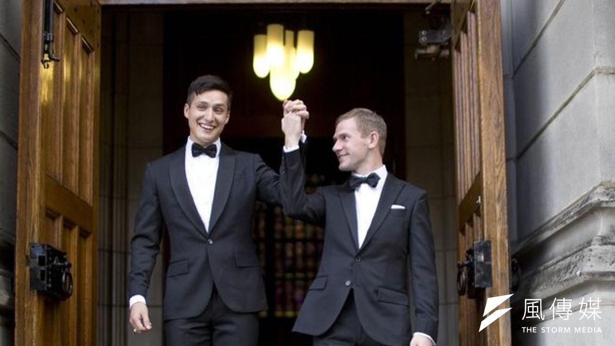 西點軍校首度舉辦男同性戀婚禮(取自網路) 西點軍校首度舉辦男同性戀婚禮(取自網路)