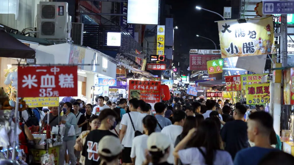 台灣人不是不知道少糖、少鹽、少油比較健康,而是我們每天面對的飲食環境,經常把高糖、高鈉、高脂肪的選項放在最容易取得的位置。示意圖。(資料照,取自台中觀光旅遊網)