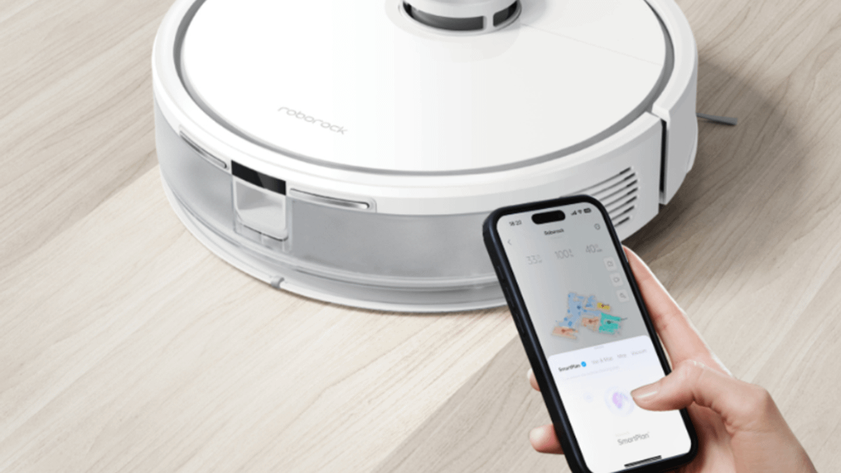 Roborock Q8 10,000 Pa強大吸力,可輕鬆吸入家具底部與地板縫隙中的細小顆粒,加上雙重零纏繞系統,不論是長髮或寵物掉落的毛髮都能快速清除不纏結。(圖片提供:石頭科技) Roborock Q8 10,000 Pa強大吸力,可輕鬆吸入家具底部與地板縫隙中的細小顆粒,加上雙重零纏繞系統,不論是長髮或寵物掉落的毛髮都能快速清除不纏結。(圖片提供:石頭科技)