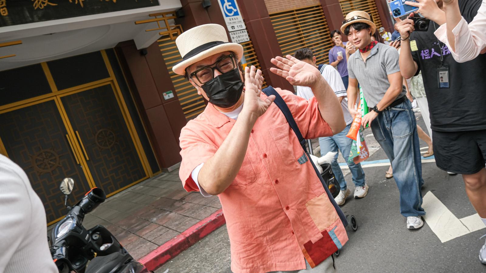 蔡康永現身沈伯洋造勢燒到對岸!中國網民跳腳「支持台獨通緝犯」:別想再賺一分人民幣