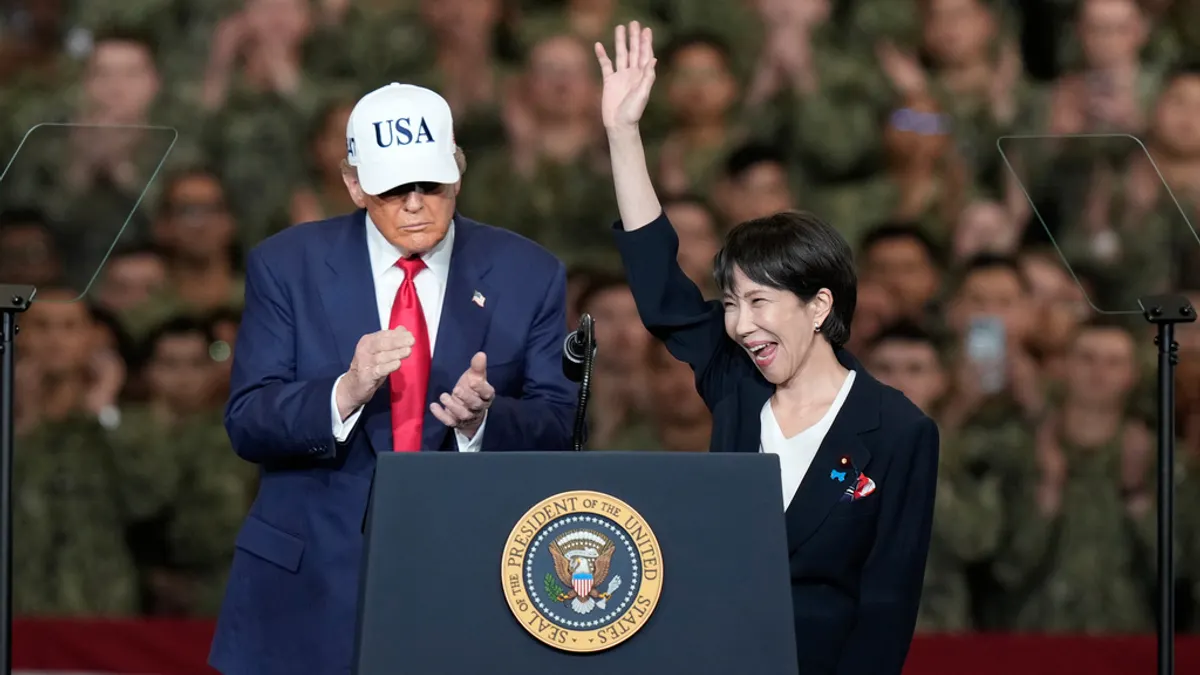 アメリカのトランプ大統領(左)と日本の高市早苗首相が会談。(AP通信) アメリカのトランプ大統領(左)と日本の高市早苗首相が会談。(AP通信)