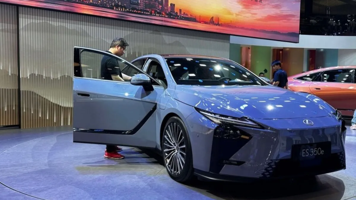 2025 上海國際車展:第八代大改款 Lexus ES 實拍