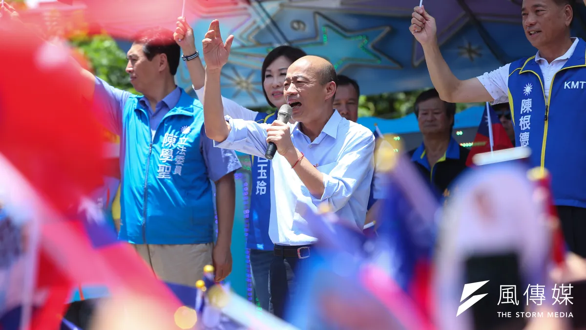半年前韓國瑜一人救全黨,如今國民黨全黨救他一人。(顏麟宇攝)