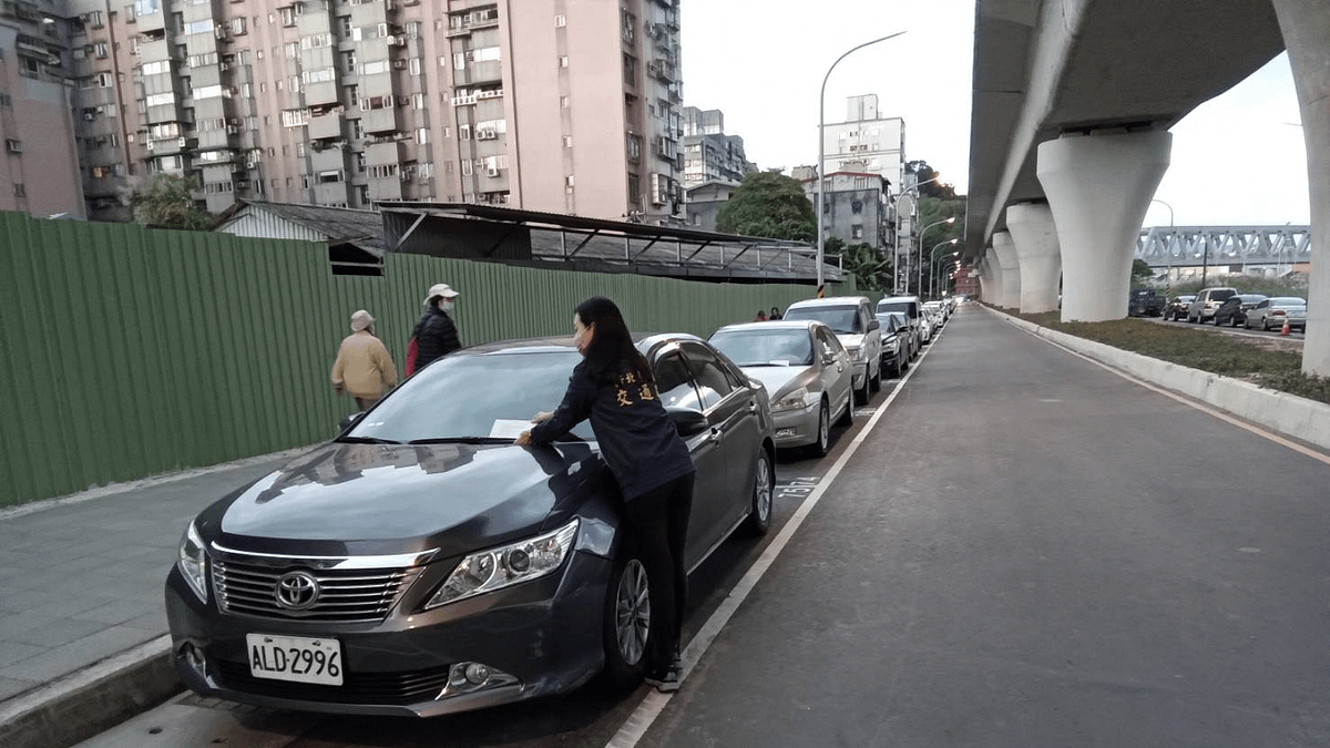 作者建議,「社會停車位」可作為福利措施,如懷孕者之家庭、有幼童之家庭、有使用輪椅之長者,可優先享有申請停車之權利。(圖/新北市交通局提供) 作者建議,「社會停車位」可作為福利措施,如懷孕者之家庭、有幼童之家庭、有使用輪椅之長者,可優先享有申請停車之權利。(圖/新北市交通局提供)