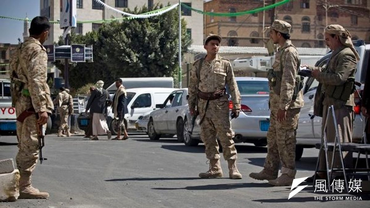 胡塞組織武裝分子據守通往葉門總統府的交通要道(美聯社) 胡塞組織武裝分子據守通往葉門總統府的交通要道(美聯社)