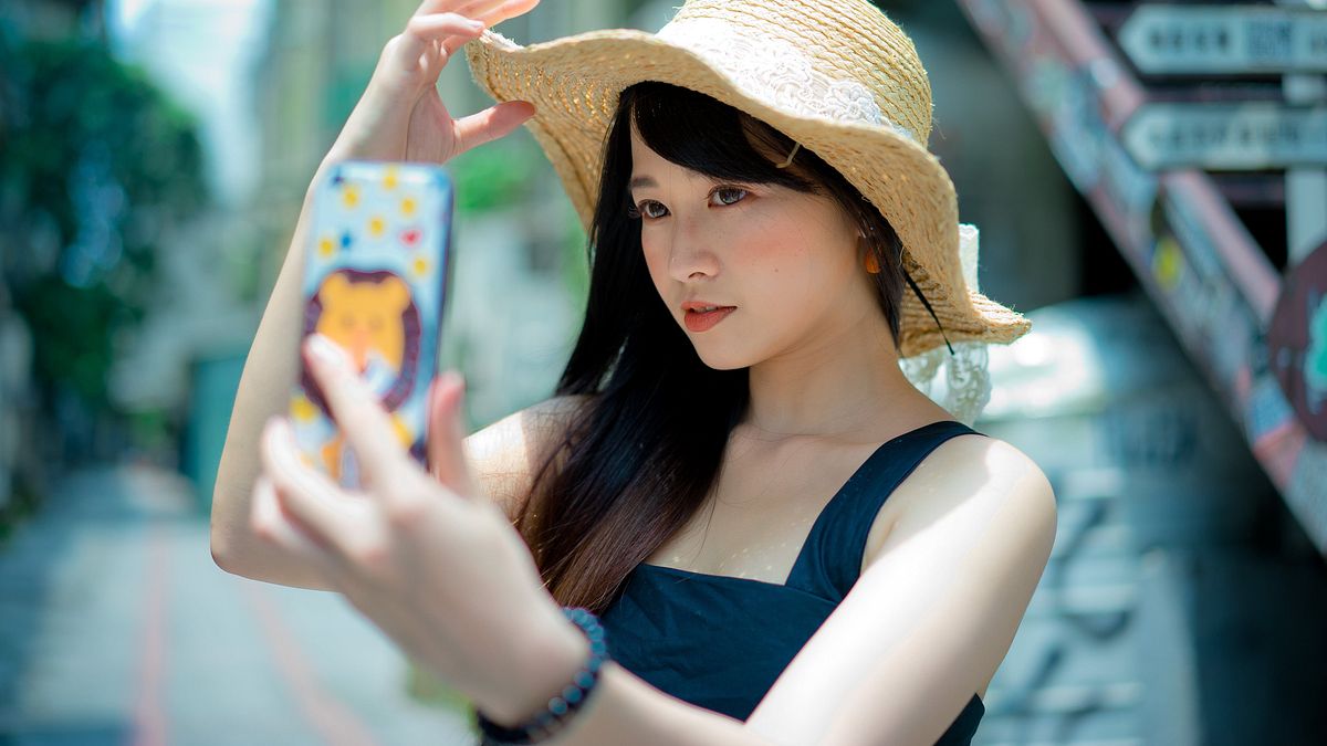 雖然手機美顏濾鏡功能普遍,但女性朋友最渴望的還是天然健康的膚況。 雖然手機美顏濾鏡功能普遍,但女性朋友最渴望的還是天然健康的膚況。