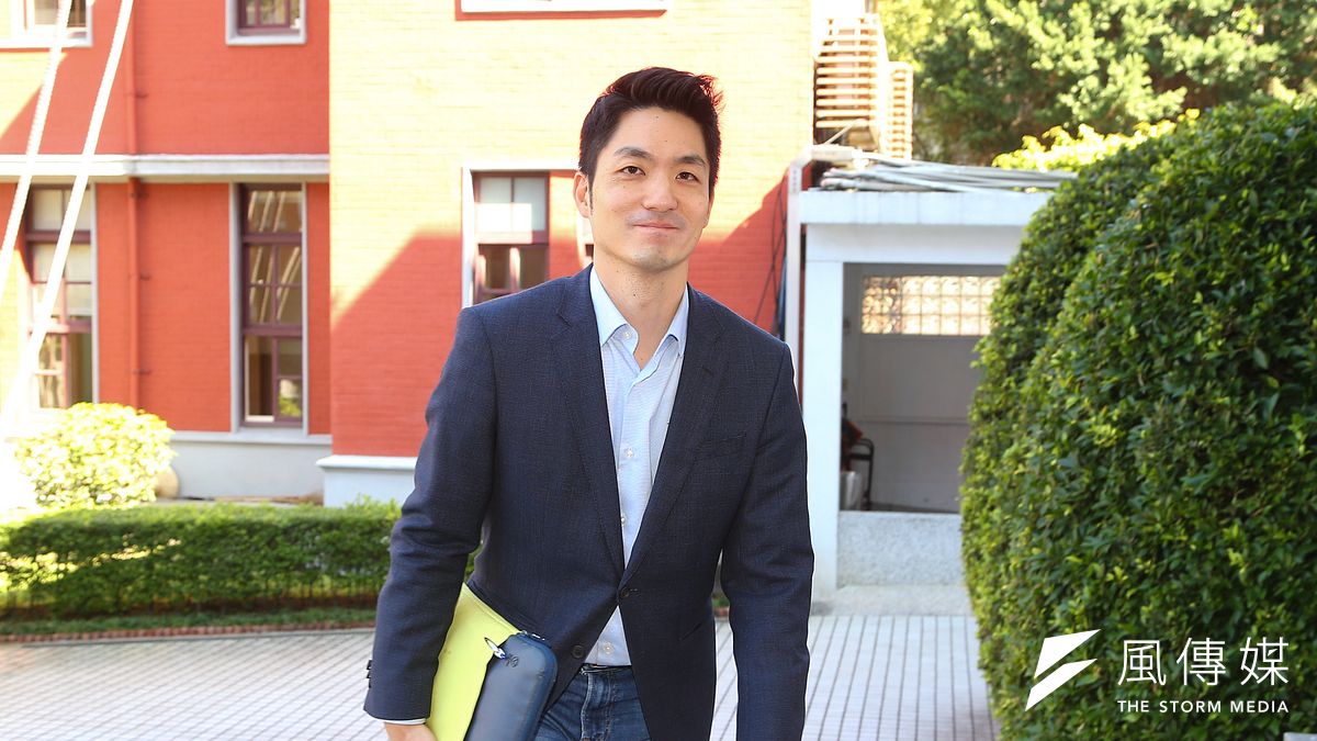 國民黨團書記長蔣萬安(見圖)的臉書粉專曾在愚人節大搞創意,結果引來支持者抗議。(資料照,顏麟宇攝) 國民黨團書記長蔣萬安(見圖)的臉書粉專曾在愚人節大搞創意,結果引來支持者抗議。(資料照,顏麟宇攝)