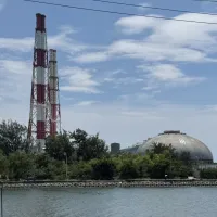 環團日前控台電興達電廠(見圖)新增2部燃氣發電機組及5部舊燃氣機組延役至2037年,嚴重影響高雄空氣品質。(資料照,賴慧津攝) 環團日前控台電興達電廠(見圖)新增2部燃氣發電機組及5部舊燃氣機組延役至2037年,嚴重影響高雄空氣品質。(資料照,賴慧津攝)