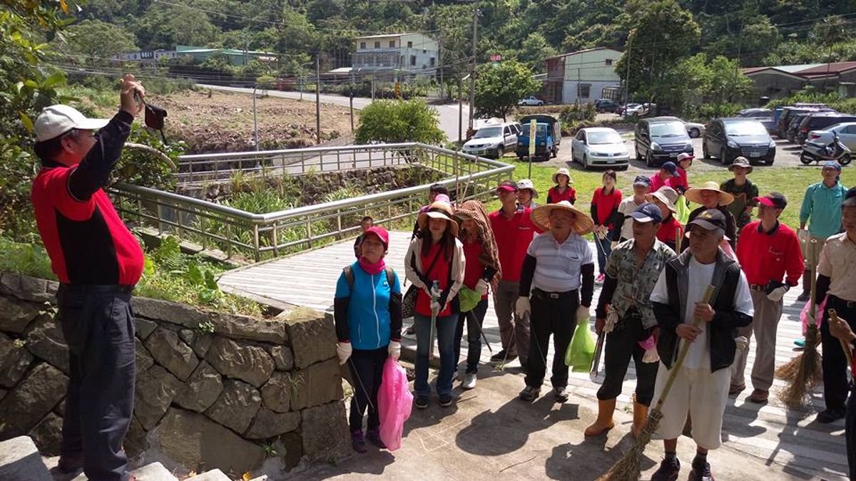 為環境盡心力 阿管處偕民眾進行「土匪山淨山」 為環境盡心力 阿管處偕民眾進行「土匪山淨山」