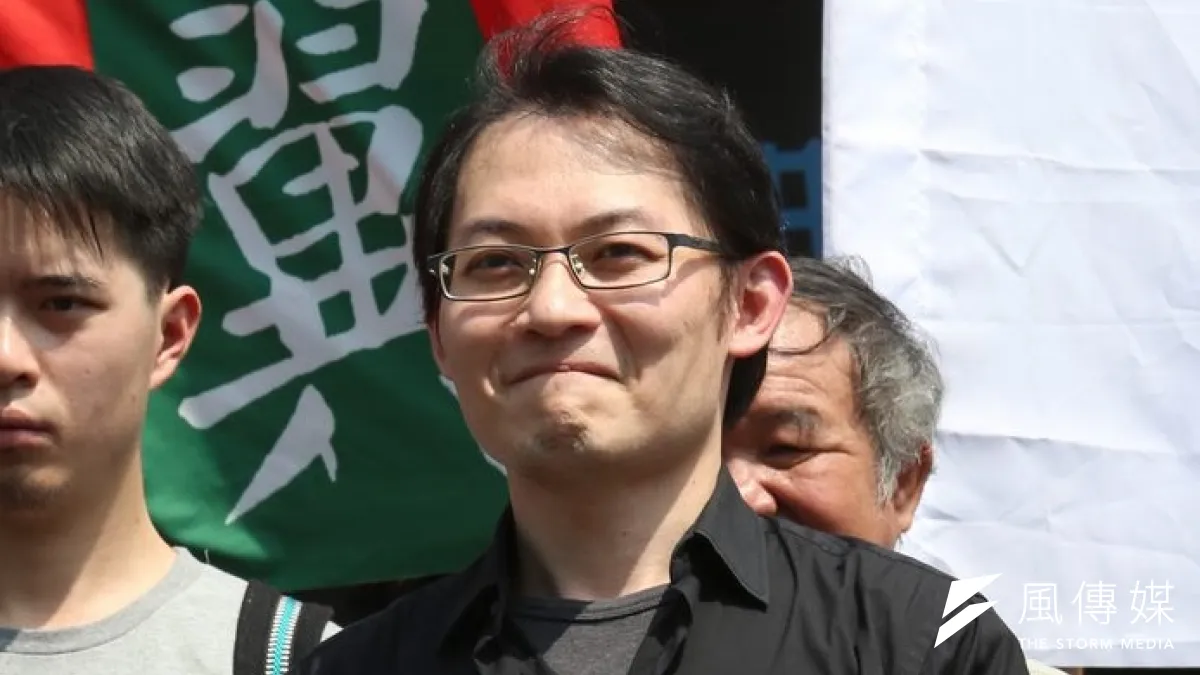 社運人士妖西在臉書上PO文,表示原則上願意配合決策核心的決定,於周四撤場。(吳逸驊攝)