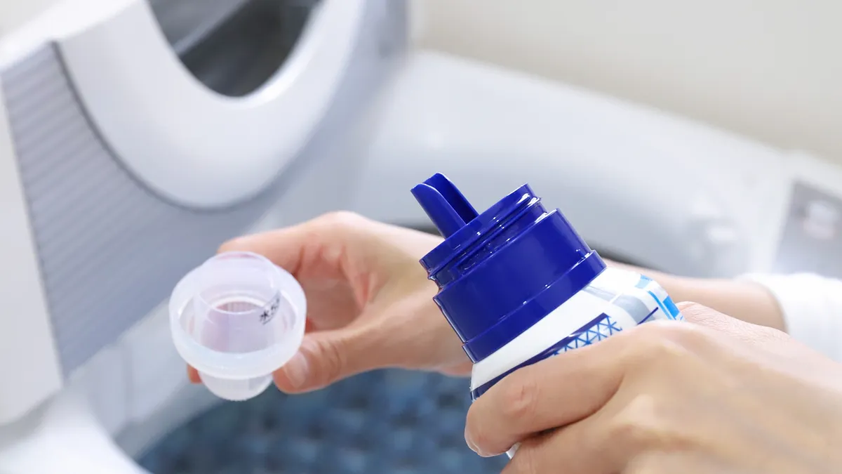 洗衣服千萬別加太多洗衣精!5大洗衣禁忌「越洗越髒霉菌穿上身」。(示意圖/取自photo-ac)