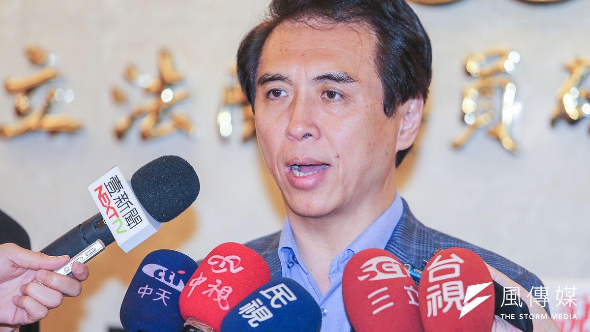 陳學聖(見圖)、林麗蟬召開記者會,指出在台工作移工若遇上重大傷病導致失去工作能力,雇主有權解聘,卻沒有規範後續協助事宜,恐成人球。(資料照,陳明仁攝) 陳學聖(見圖)、林麗蟬召開記者會,指出在台工作移工若遇上重大傷病導致失去工作能力,雇主有權解聘,卻沒有規範後續協助事宜,恐成人球。(資料照,陳明仁攝)