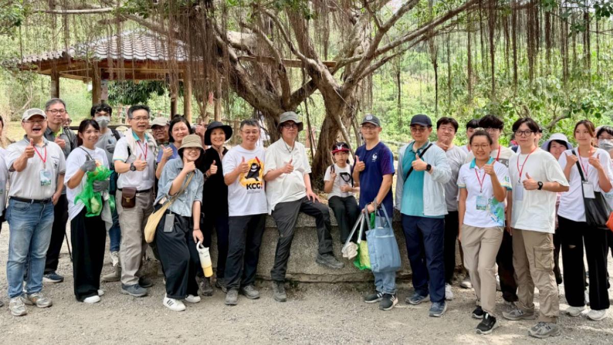 大社觀音山淨山健行登場 陳其邁號召市民一同守護山林、實踐淨零綠生活