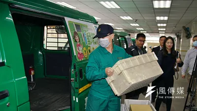 防疫期間,中華郵政公司是防疫物資的運送大宗。(資料照,盧逸峰攝)
