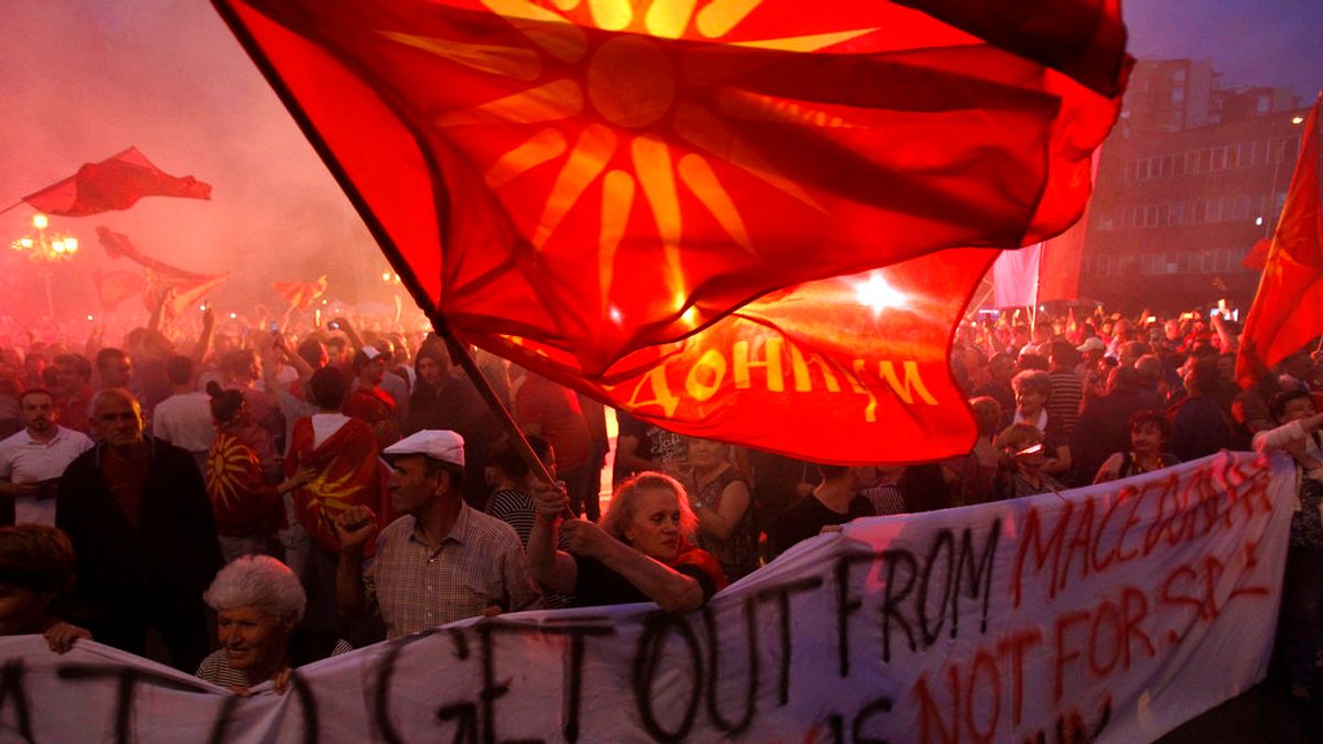 2018年6月13日,馬其頓共和國民眾抗議更改國名。(AP) 2018年6月13日,馬其頓共和國民眾抗議更改國名。(AP)