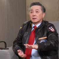 Hu Chen-tung is a Taiwanese American who retired from the U.S. Air Force as a lieutenant colonel. During his military career he served as chief of the China, Taiwan, and Mongolia desk at Air Force headquarters, and went on to become the first Chinese Amer Hu Chen-tung is a Taiwanese American who retired from the U.S. Air Force as a lieutenant colonel. During his military career he served as chief of the China, Taiwan, and Mongolia desk at Air Force headquarters, and went on to become the first Chinese Amer