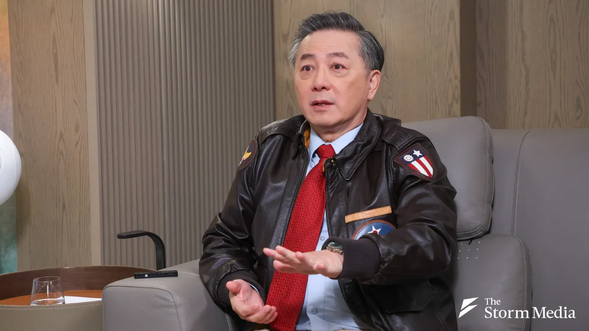 Hu Chen-tung is a Taiwanese American who retired from the U.S. Air Force as a lieutenant colonel. During his military career he served as chief of the China, Taiwan, and Mongolia desk at Air Force headquarters, and went on to become the first Chinese Amer