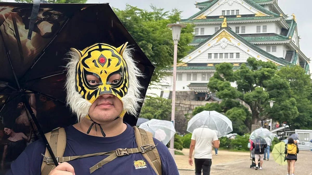 中指通慘遭假冒身份!(圖/翻攝自FB/中指通) 中指通慘遭假冒身份!(圖/翻攝自FB/中指通)