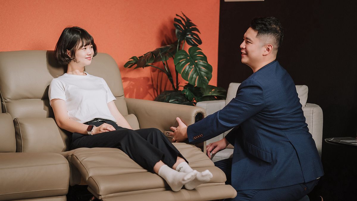 思拓 Scutoid 舉辦「零重力之夜」邀請消費者前往新北紐約家具中心體驗客製化電動沙發的極致坐感。(圖片來源:思拓 Scutoid) 思拓 Scutoid 舉辦「零重力之夜」邀請消費者前往新北紐約家具中心體驗客製化電動沙發的極致坐感。(圖片來源:思拓 Scutoid)