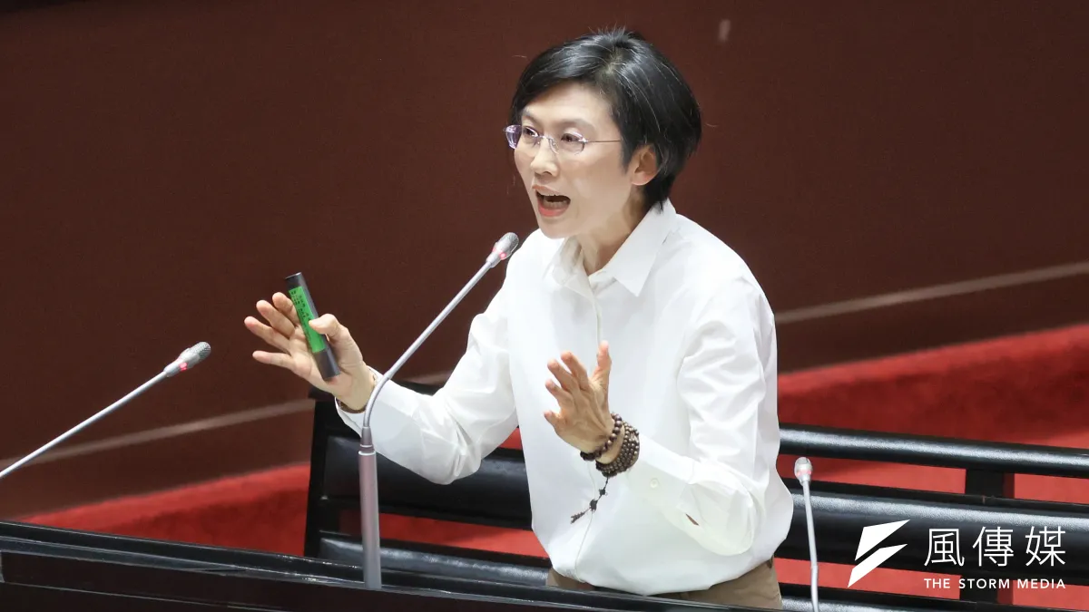 民進黨立委林岱樺才因「詐領助理費案」被起訴,就被「黨檢媒」爆料和通法寺主持的親密LINE對話。(柯承惠攝)