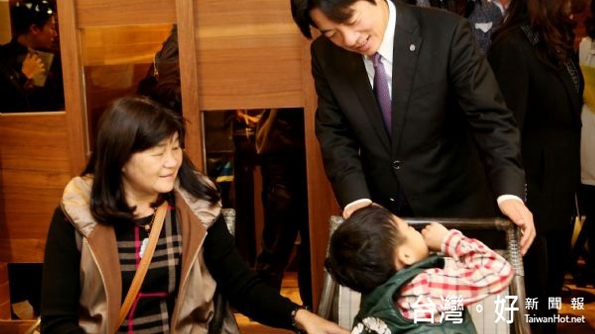 台南大地震周年 賴清德與失依兒少共餐 台南大地震周年 賴清德與失依兒少共餐