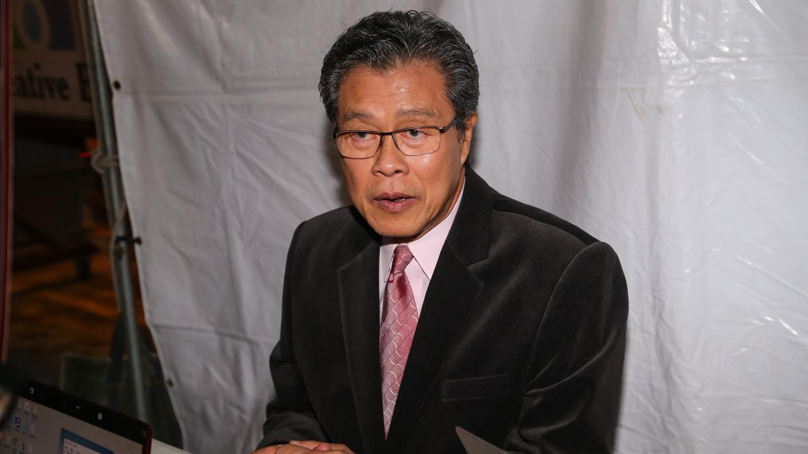 楊烈輕忽1警訊!拖1年確診大腸癌 開刀切出「一串紫色葡萄」