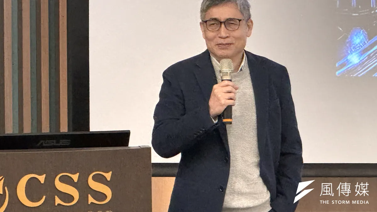 中央研究院社會學所研究員吳介民以「矽盾2.0:全球台灣與美中對抗」為題,19日在政治大學進行演講。(許詠晴攝)