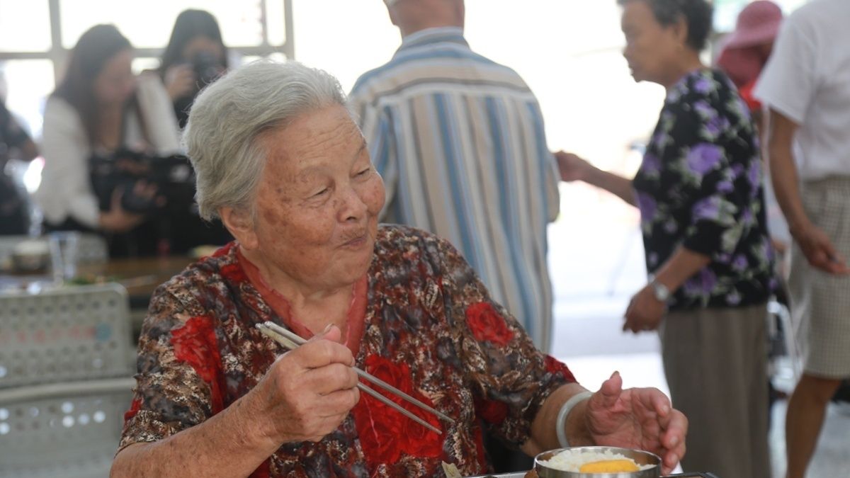 送餐關懷獨老 鹿港天后宮捐助洋厝社區 送餐關懷獨老 鹿港天后宮捐助洋厝社區