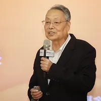 エイサー前会長の施振榮氏が2日のフォーラムに出席し、台湾のチップ製造の実力は世界の物質文明に具体的な貢献を果たしてきたと述べ、次なる精神的貢献が台湾の次の段階の繁栄経済への重要なエンジンとなると話した。(写真/柯承惠撮影) エイサー前会長の施振榮氏が2日のフォーラムに出席し、台湾のチップ製造の実力は世界の物質文明に具体的な貢献を果たしてきたと述べ、次なる精神的貢献が台湾の次の段階の繁栄経済への重要なエンジンとなると話した。(写真/柯承惠撮影)