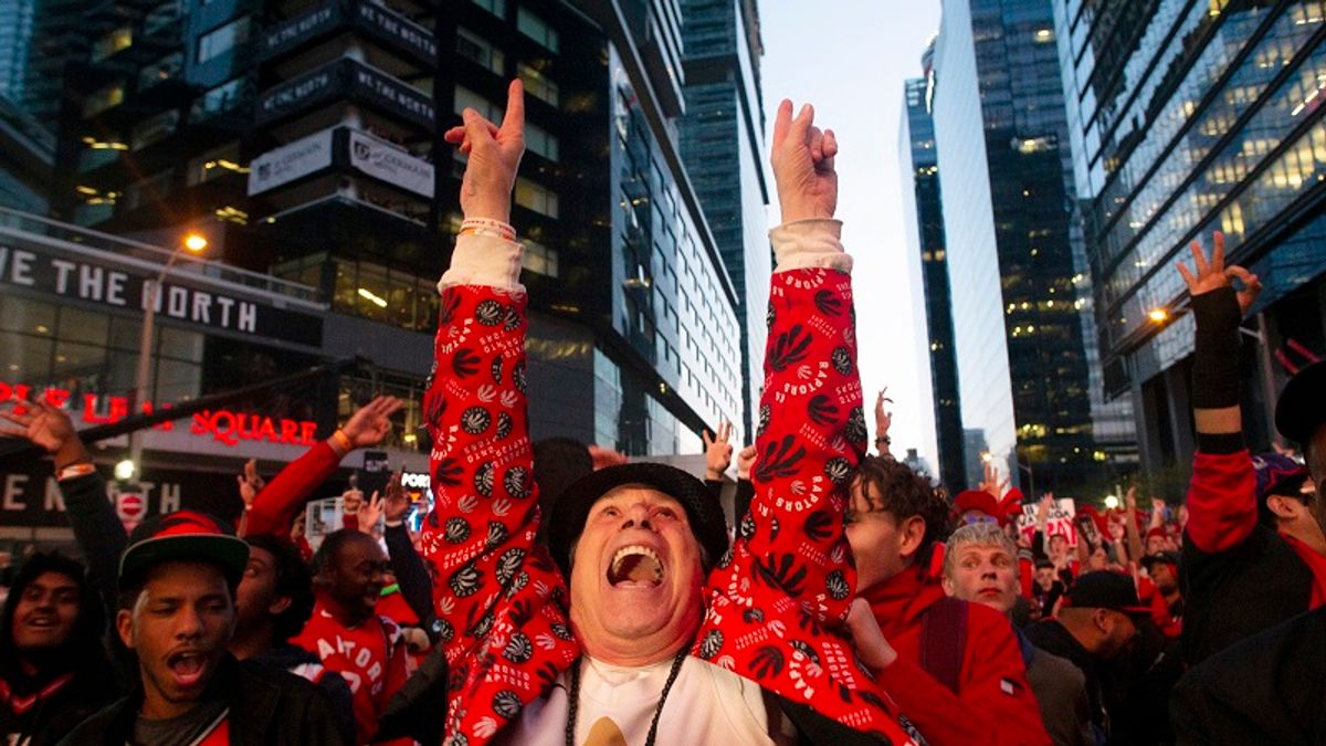 在過去,冰球是加拿大的主要職業運動,不過隨著暴龍20多年的努力經營,NBA的規模已經不輸給冰球了。 (美聯社) 在過去,冰球是加拿大的主要職業運動,不過隨著暴龍20多年的努力經營,NBA的規模已經不輸給冰球了。 (美聯社)