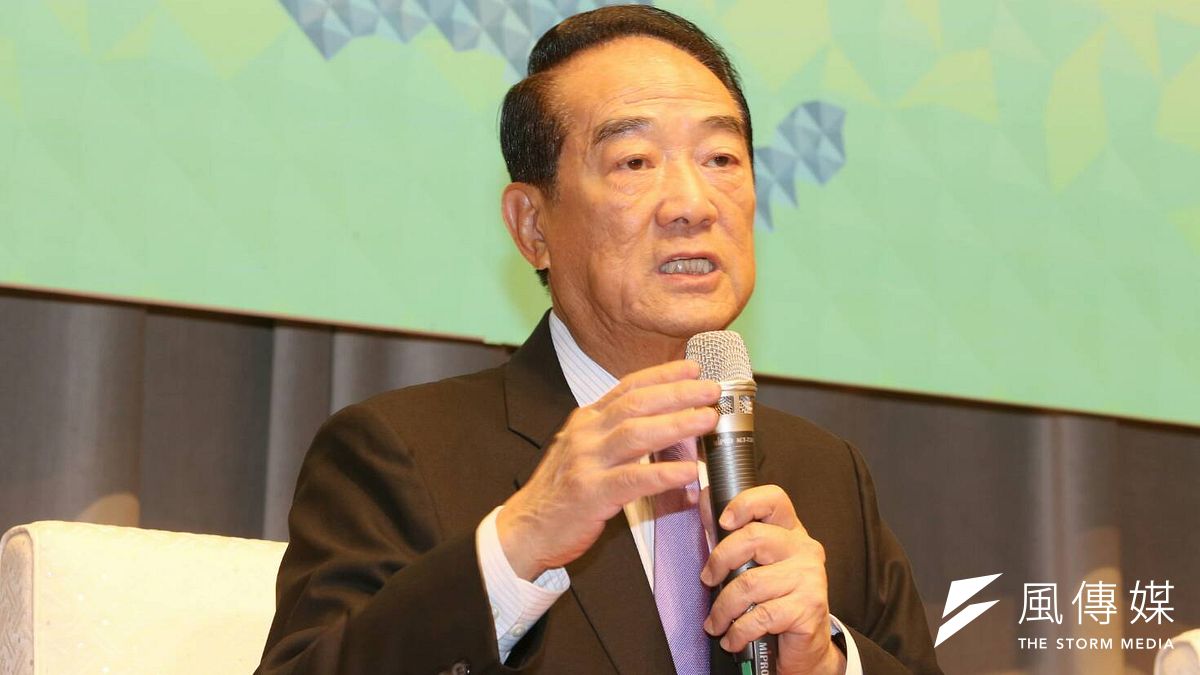 親民黨黨主席宋楚瑜出席APEC會議前舉行記者會。(陳明仁攝) 親民黨黨主席宋楚瑜出席APEC會議前舉行記者會。(陳明仁攝)