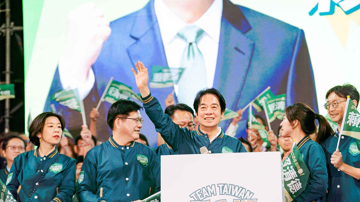 賴清德出席「台中市競選總部成立大會」,喊話選民要支持民進黨所提名的8席台中立委候選人,讓他們為台中打拚。(賴清德競選總部提供) 賴清德出席「台中市競選總部成立大會」,喊話選民要支持民進黨所提名的8席台中立委候選人,讓他們為台中打拚。(賴清德競選總部提供)