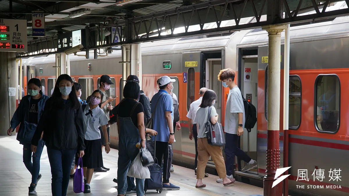 端午連假即將到來,指揮中心宣布6月維持現行防疫規定,9種情況可以不戴口罩!(資料照/盧逸峰攝) 端午連假即將到來,指揮中心宣布6月維持現行防疫規定,9種情況可以不戴口罩!(資料照/盧逸峰攝)