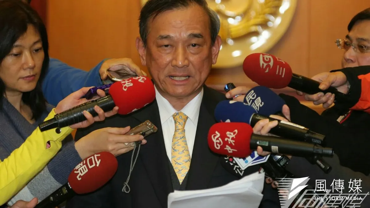 法務部槍決6名死囚後,法務部次長陳明堂出面說明。(余志偉攝)