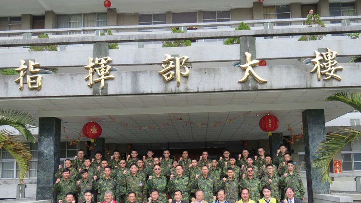 感謝國軍弟兄辛勞 李全教致贈春節慰問金 感謝國軍弟兄辛勞 李全教致贈春節慰問金
