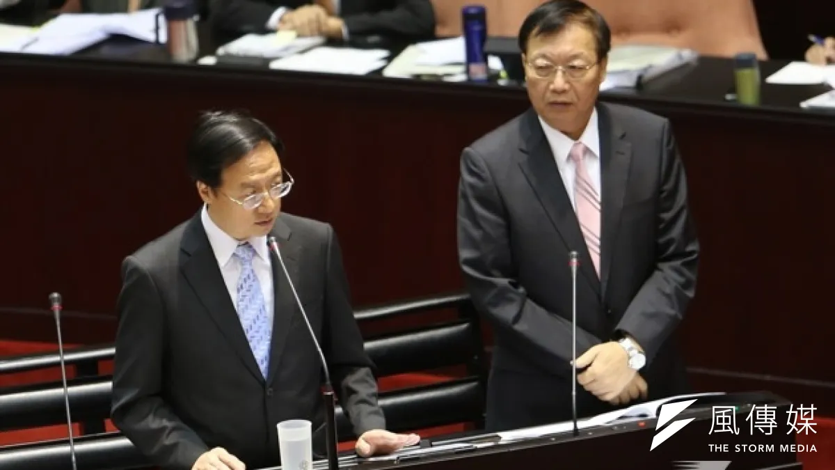 行政院長江宜樺30日備詢時表示,不會將立委吳育昇建議的辣椒噴霧器納入警械使用條例之內。(吳逸驊攝)