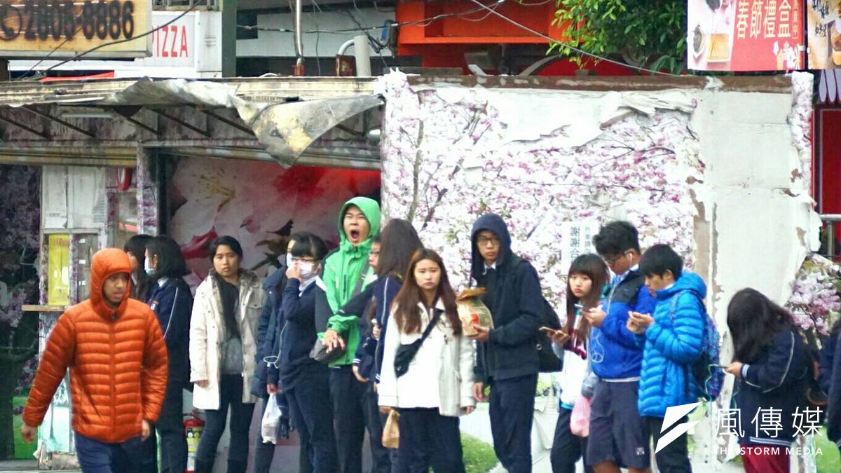 寒流報到,中央氣象局觀測,9日清晨淡水低溫9.5度,是入冬以來新低紀錄。(盧逸峰攝) 寒流報到,中央氣象局觀測,9日清晨淡水低溫9.5度,是入冬以來新低紀錄。(盧逸峰攝)